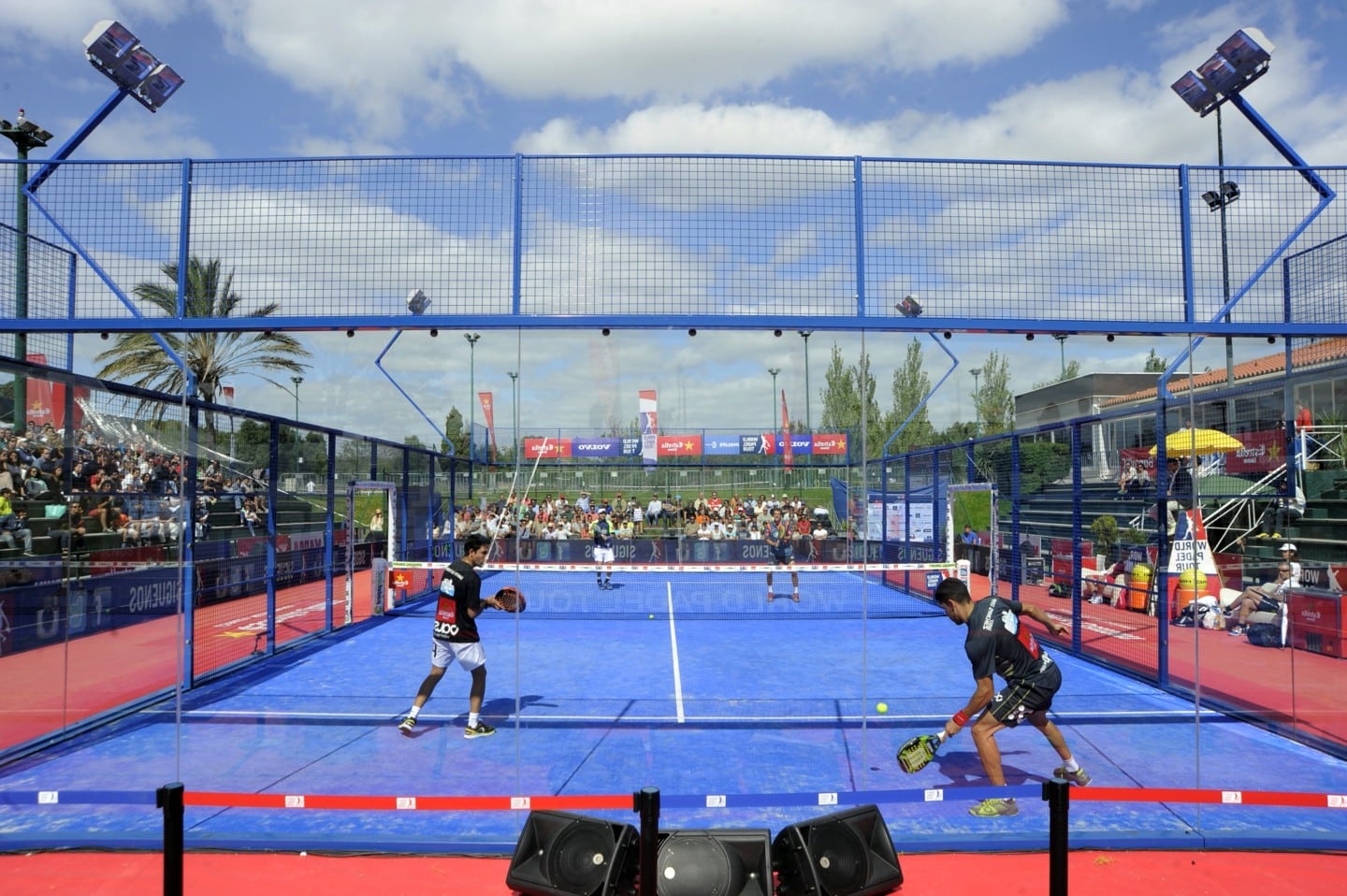 Padel : le sport de raquettes qui monte !